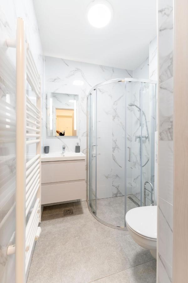 Elegant Tour As Studio Gilly With Open Views And A Balcony In The Center Ljubljana Ngoại thất bức ảnh