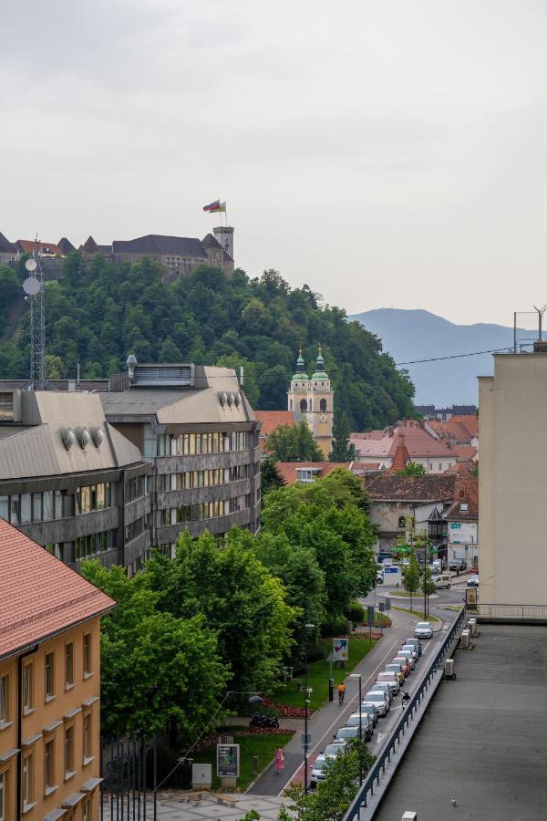 Elegant Tour As Studio Gilly With Open Views And A Balcony In The Center Ljubljana Ngoại thất bức ảnh
